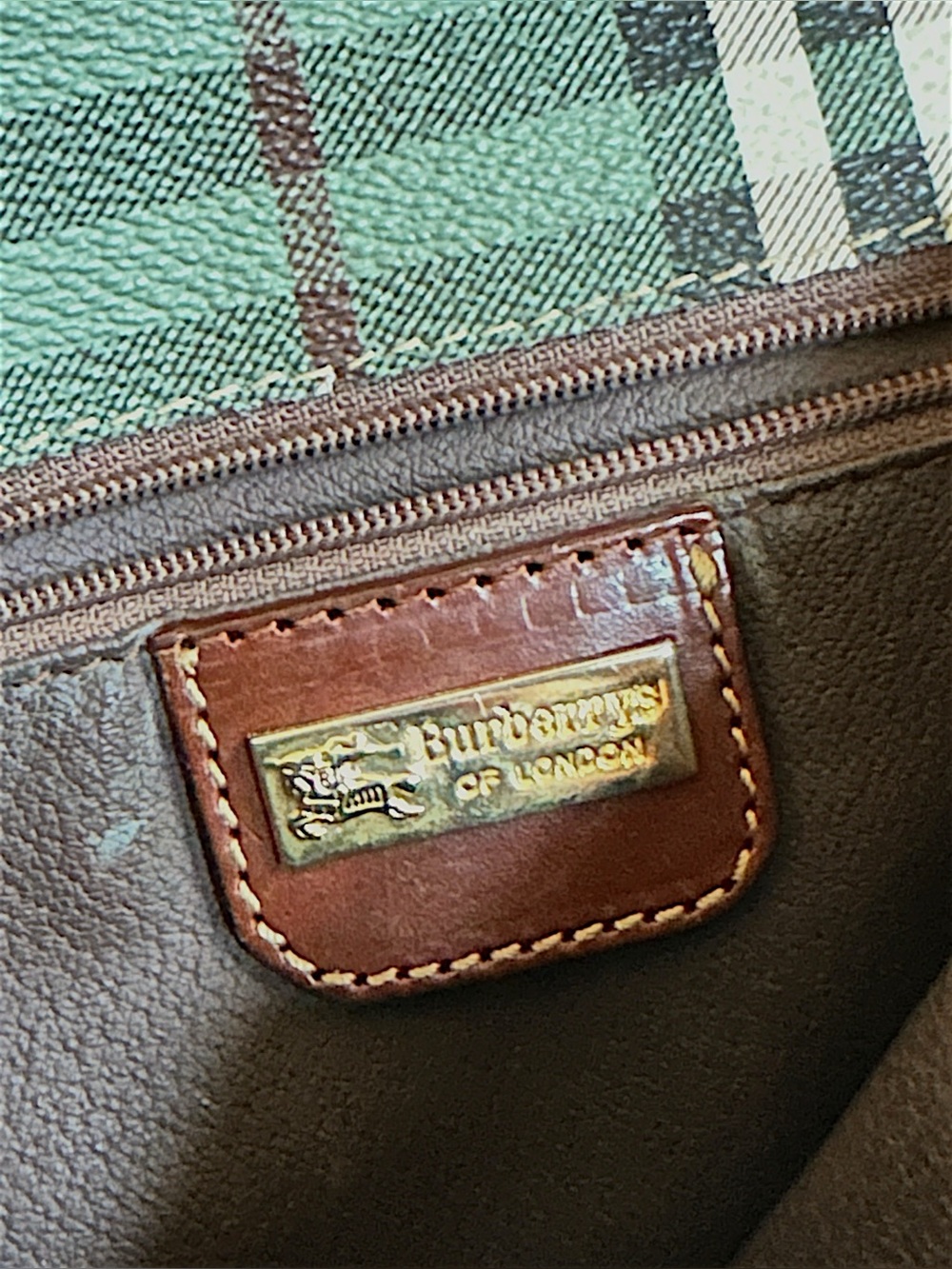 Burberry Vintage Shoulder Bag - Picture 8 of 10
